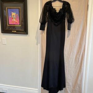 Black Kalinnu dress - off shoulders style.